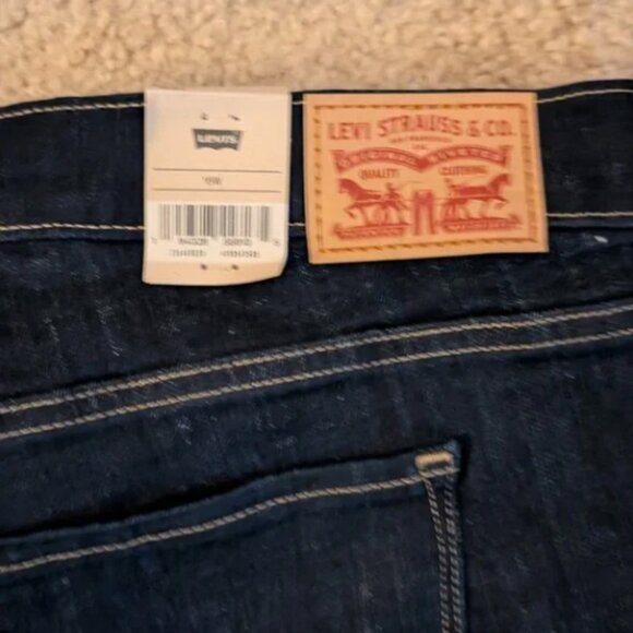 LEVIS SHORTS - Picture 3 of 3